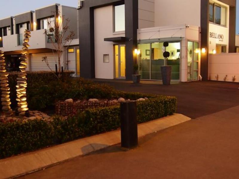 Bellano Motel Suites Christchurch Exterior foto The entrance to the hotel
