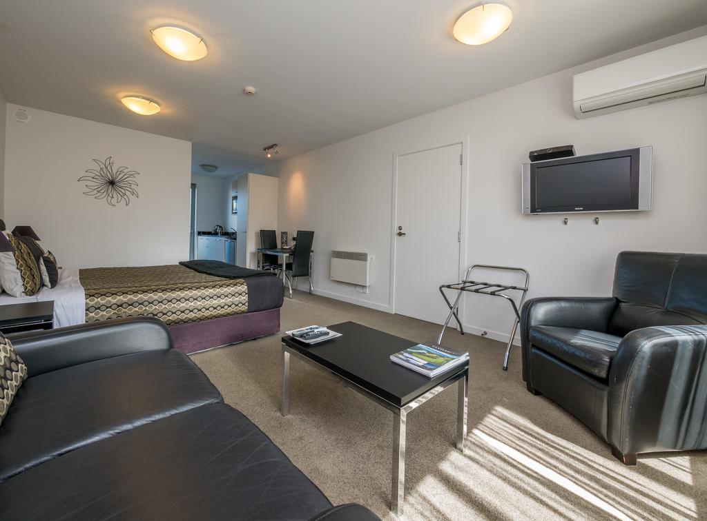 Bellano Motel Suites Christchurch Exterior foto A typical studio apartment