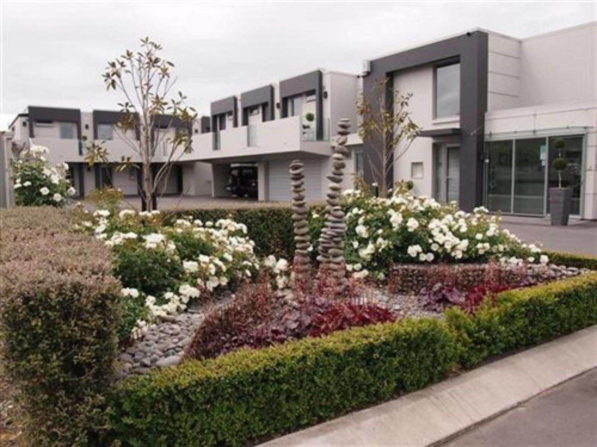 Bellano Motel Suites Christchurch Exterior foto The new library building