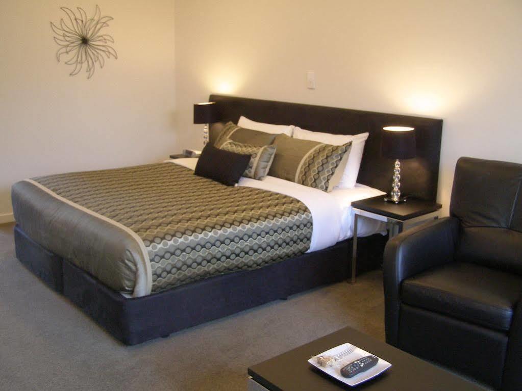 Bellano Motel Suites Christchurch Exterior foto A typical motel room
